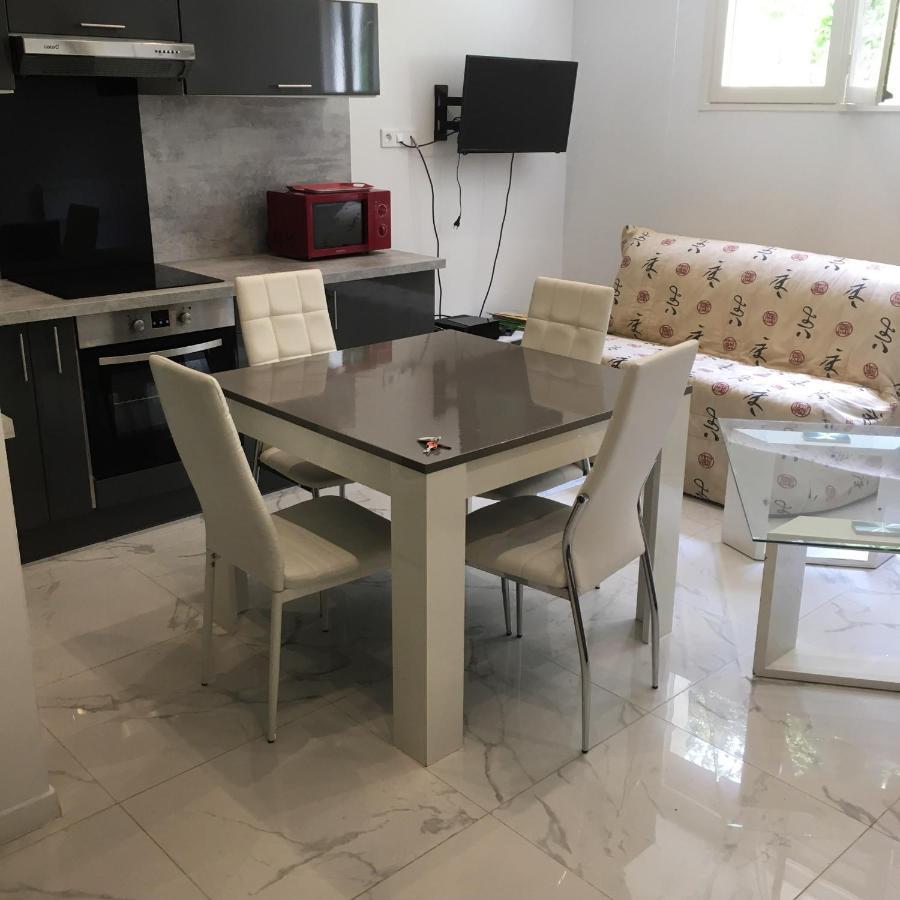 Lesjardinsfleuris Daire Mandelieu Dış mekan fotoğraf